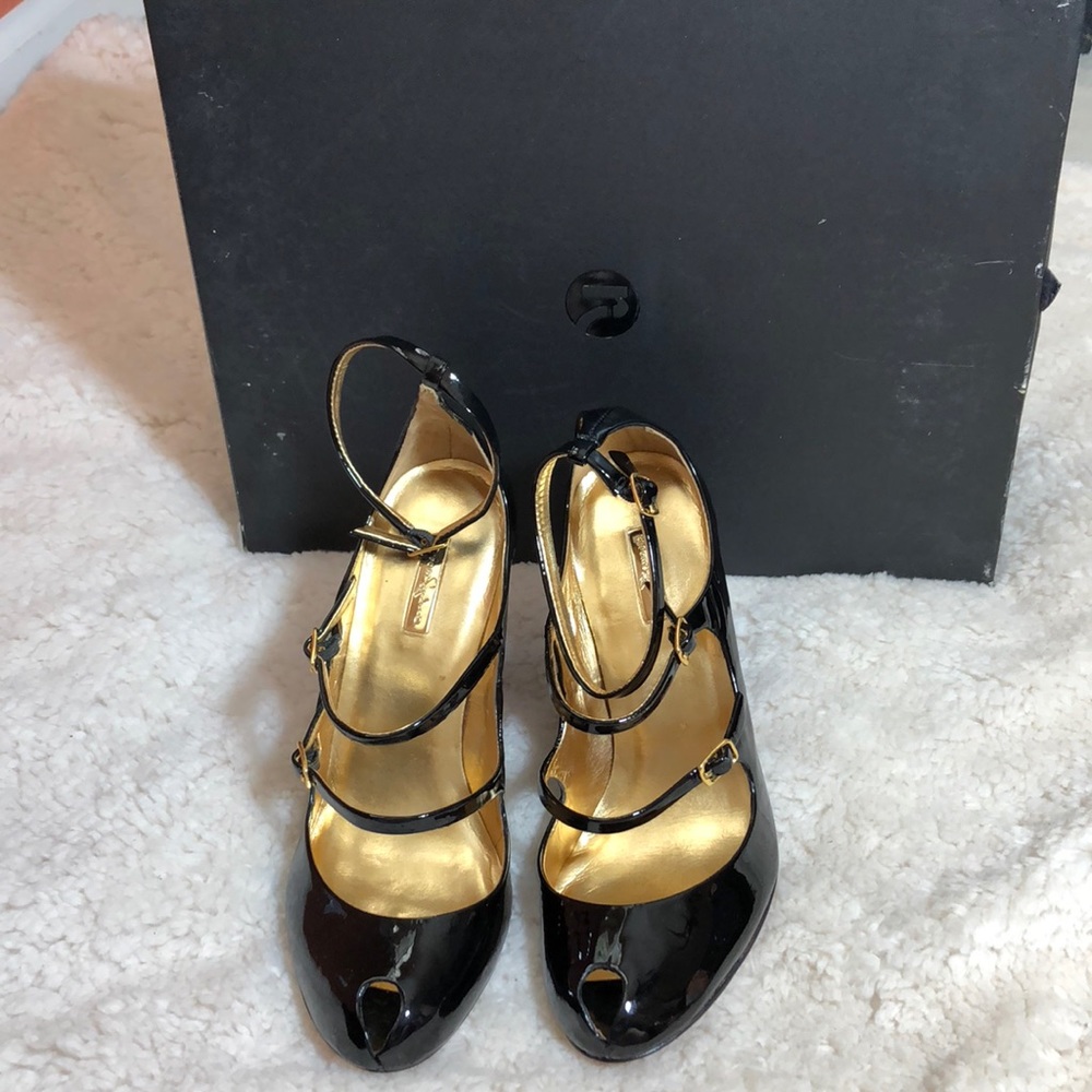 🆕 BNWT- patent leather black heels gold Buckles. - Picture 4 of 8